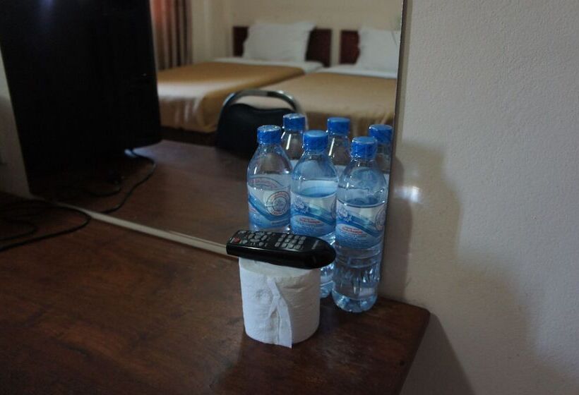 اتاق استاندارد سه نفره, Chaleunehoung