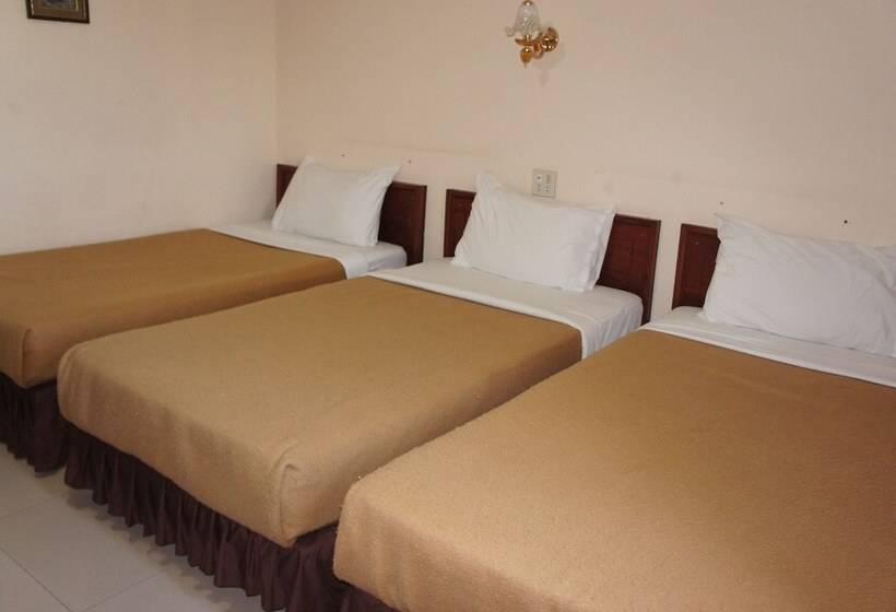 اتاق استاندارد سه نفره, Chaleunehoung