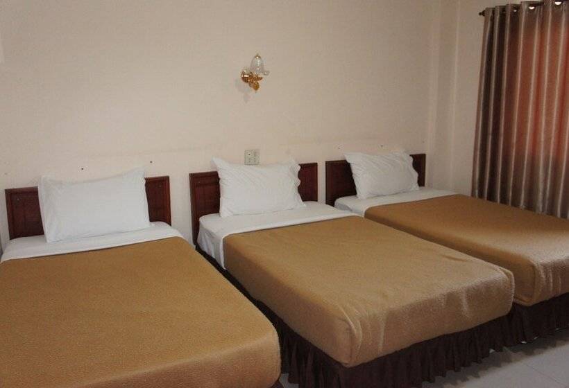 اتاق استاندارد سه نفره, Chaleunehoung