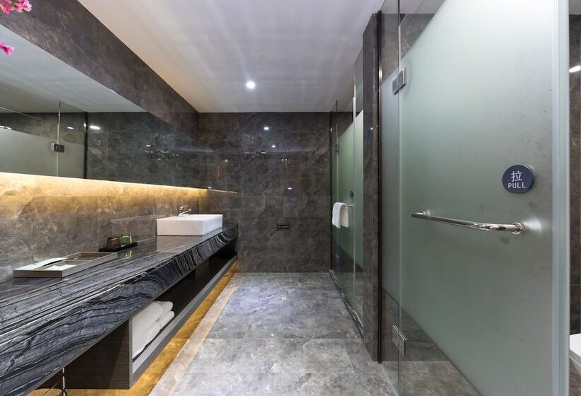 غرفة قياسية, La Quay