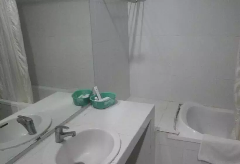 اتاق سوپریور, Sylvia Hotel Maumere