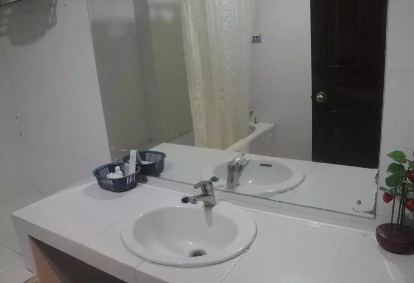 اتاق لوکس, Sylvia Hotel Maumere