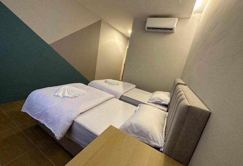 Люкс 2 Спальни, T+ Hotel Sungai Petani