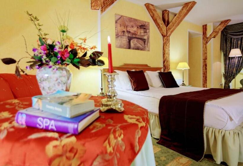 غرفة سوبيريور, The Council