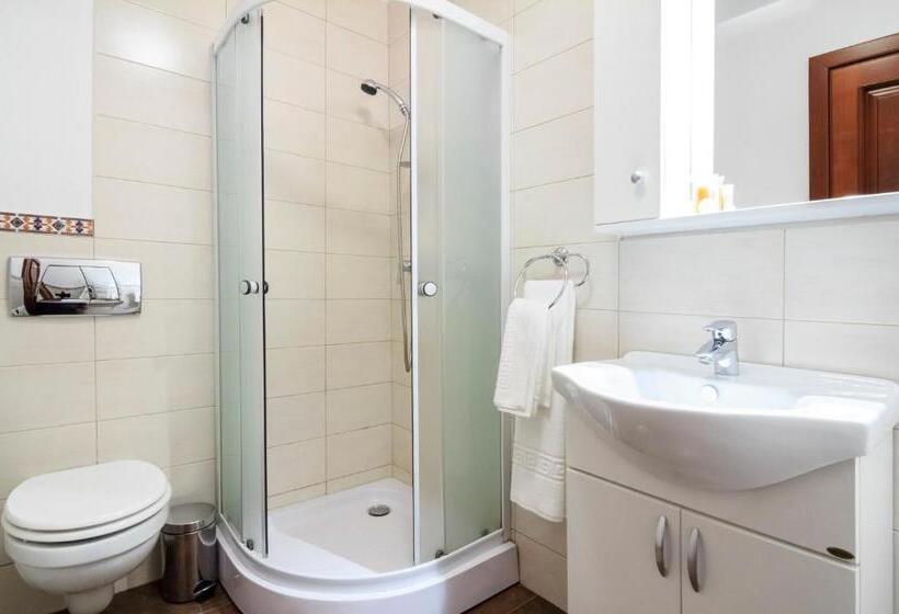 جناح, The Council