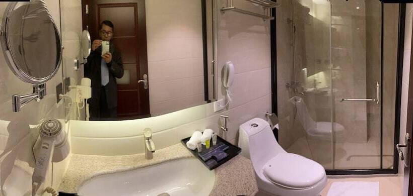 اتاق اجرایی یک تخته, Tower Inn