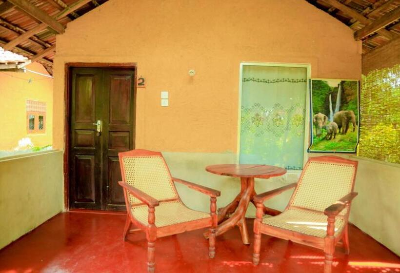 经济房, Natural Cabanas