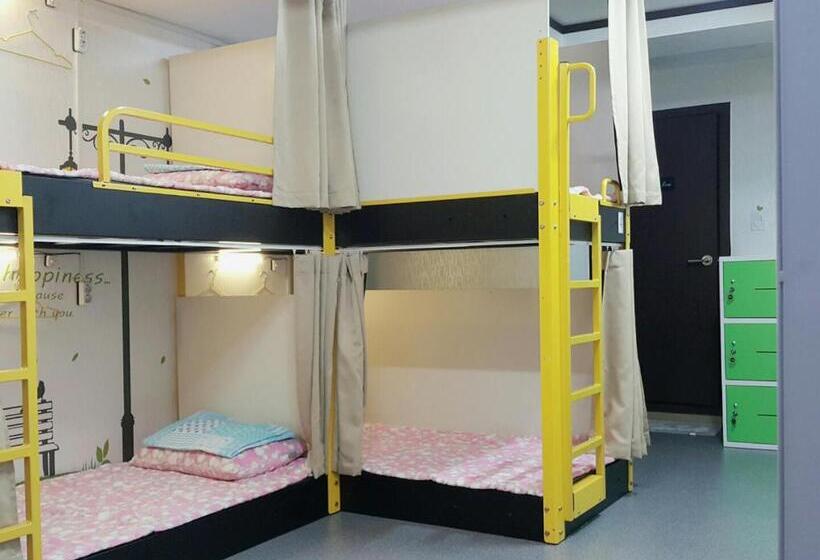 ルームシェアのワンベッド, Dream Guesthouse