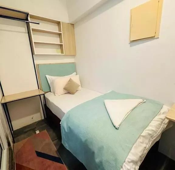 اتاق اکونومی یک تخته, Maamadi Boutique