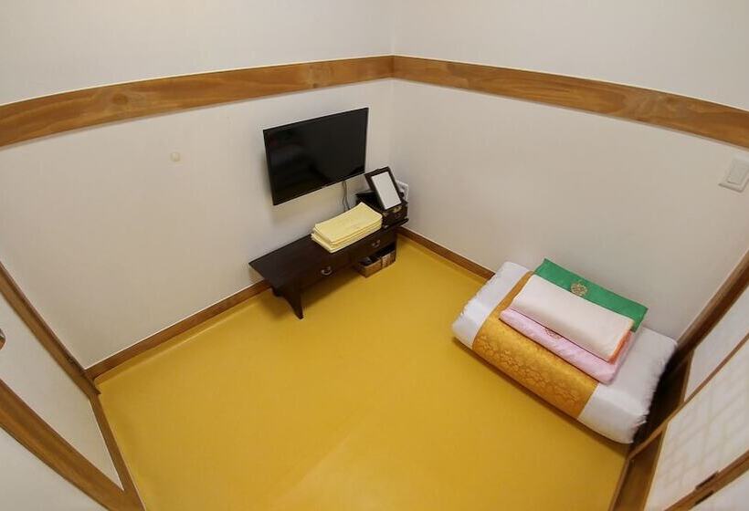 اتاق استاندارد یک نفره, Sophia Hanok Guesthouse