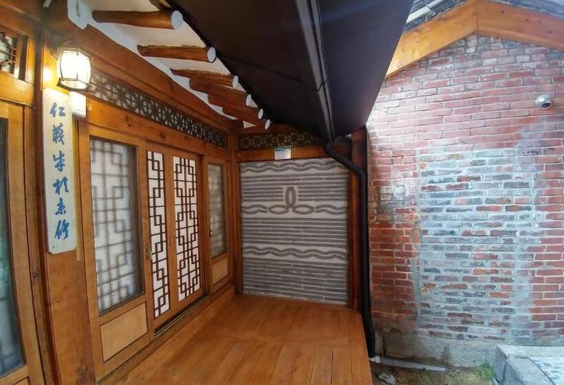 スタンダード4人部屋, Sophia Hanok Guesthouse