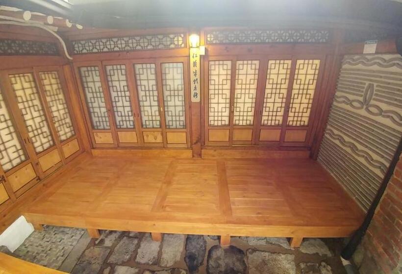 スタンダード4人部屋, Sophia Hanok Guesthouse
