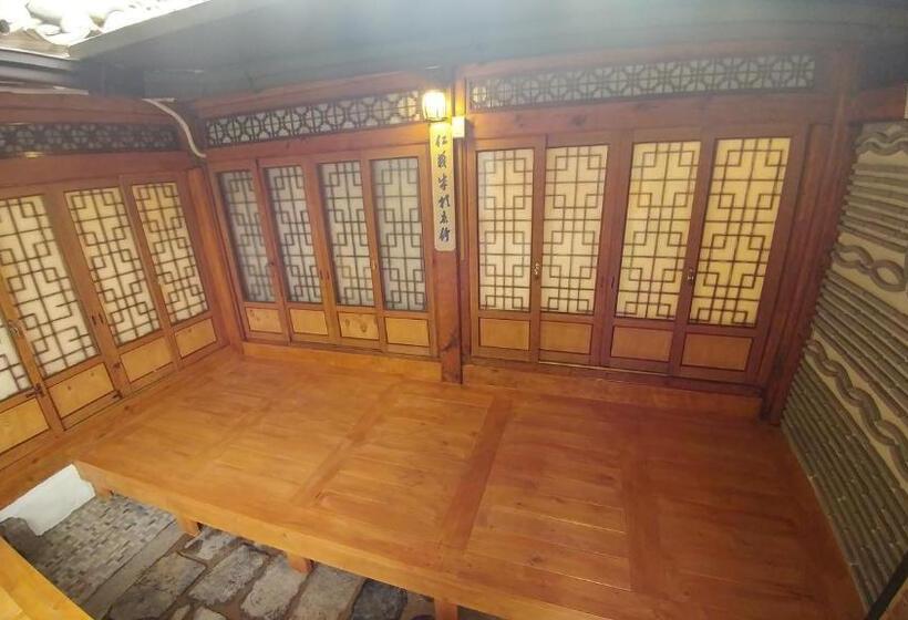 スタンダード4人部屋, Sophia Hanok Guesthouse