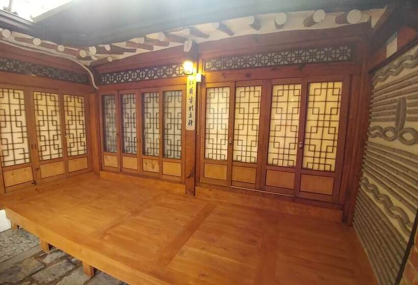 اتاق خانوادگی, Sophia Hanok Guesthouse