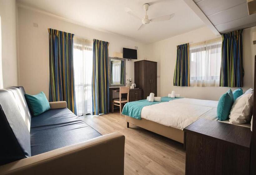 اتاق استاندارد سه نفره, Sunseeker Holiday Complex
