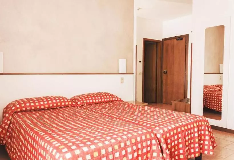 Standard Yhden Hengen Huone, Surf Hotel Pier   Montagnoli Group