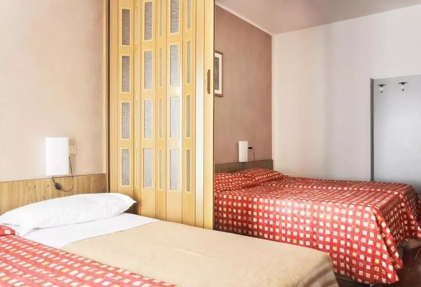 Perhehuone, Surf Hotel Pier   Montagnoli Group