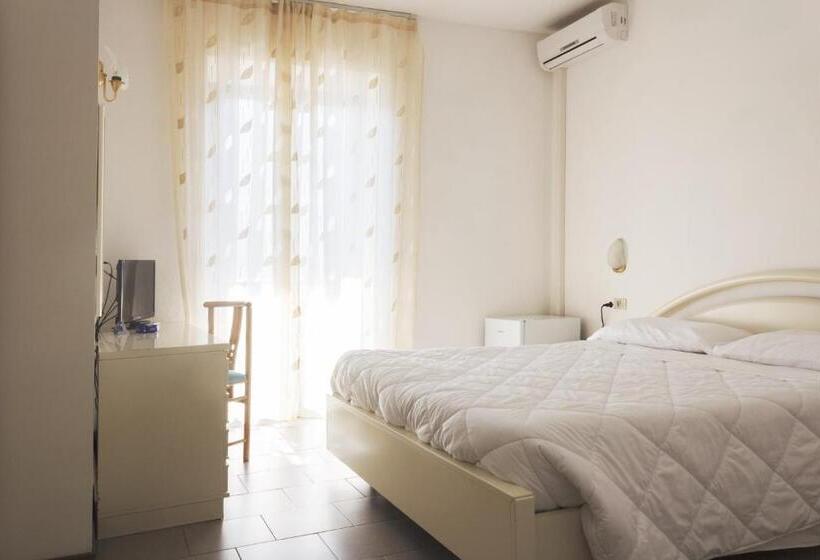 غرفة قياسية مطلّة علي البحيرة, Surf Hotel Pier   Montagnoli Group