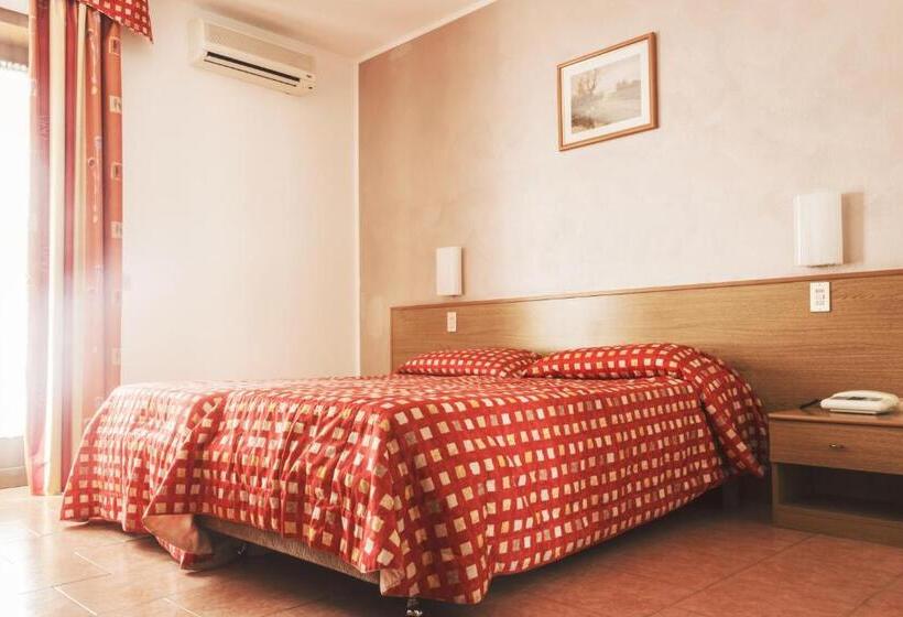 Номер Стандарт, Surf Hotel Pier   Montagnoli Group