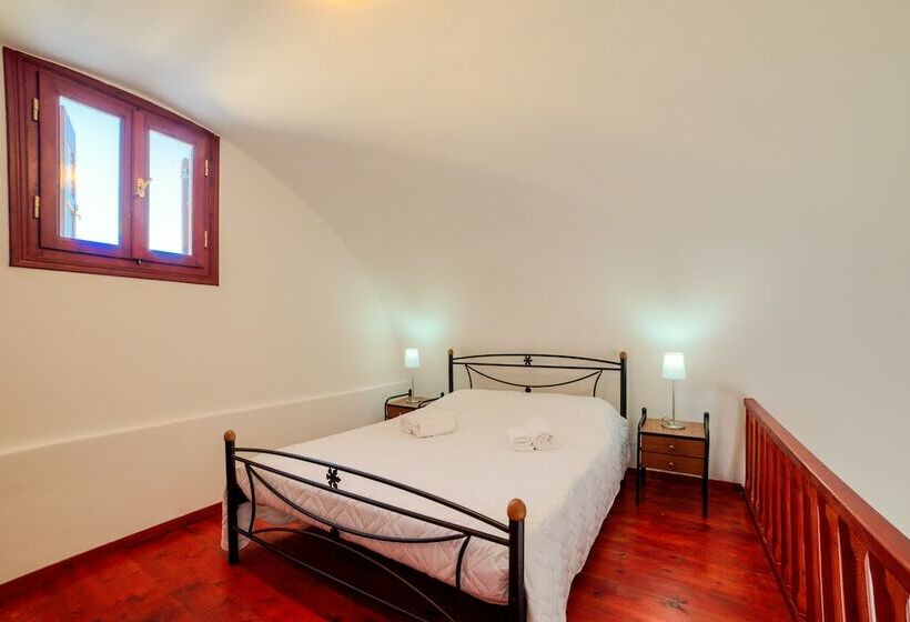 Standard Studio Side Sea View, Williams Houses