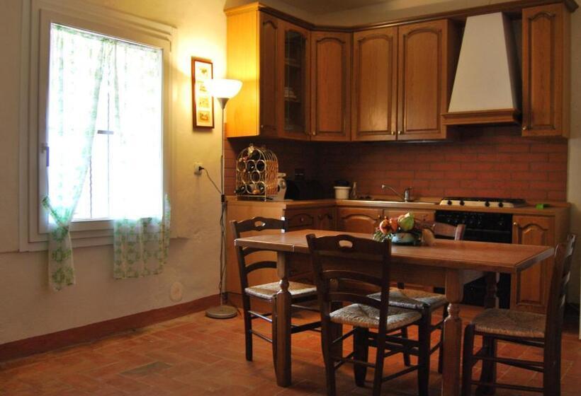 آپارتمان 4 خوابه, Agriturismi Farina