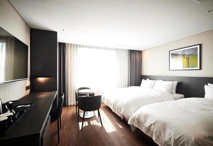 غرفة ديلوكس, Arban City