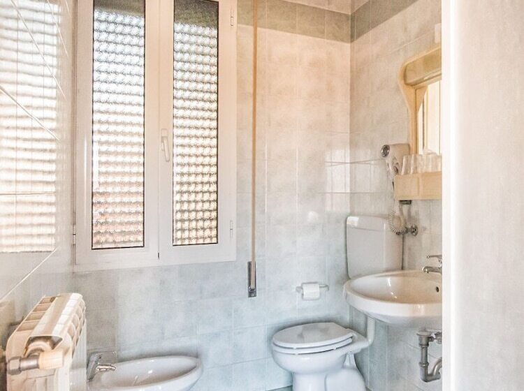 스탠다드 룸, Clodia