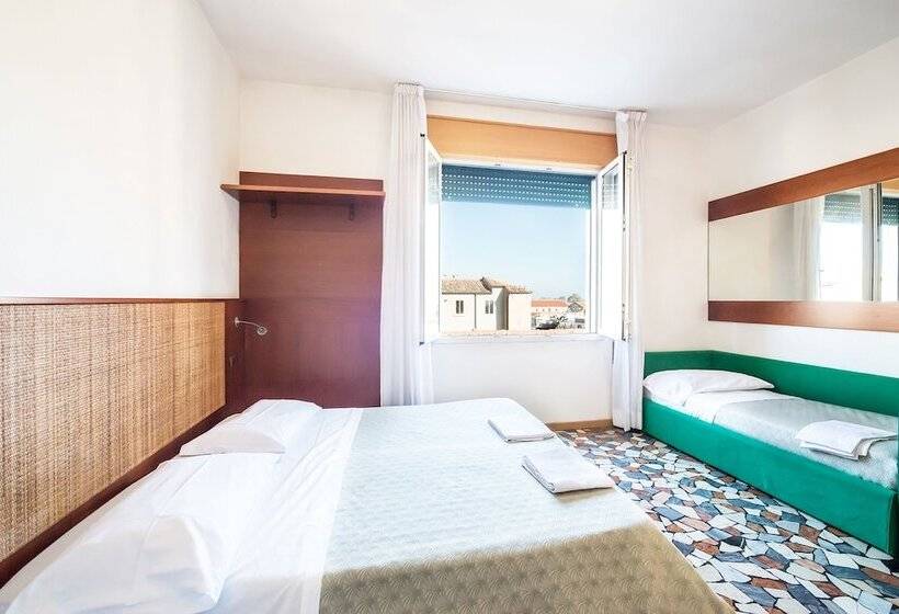 패밀리 룸, Clodia