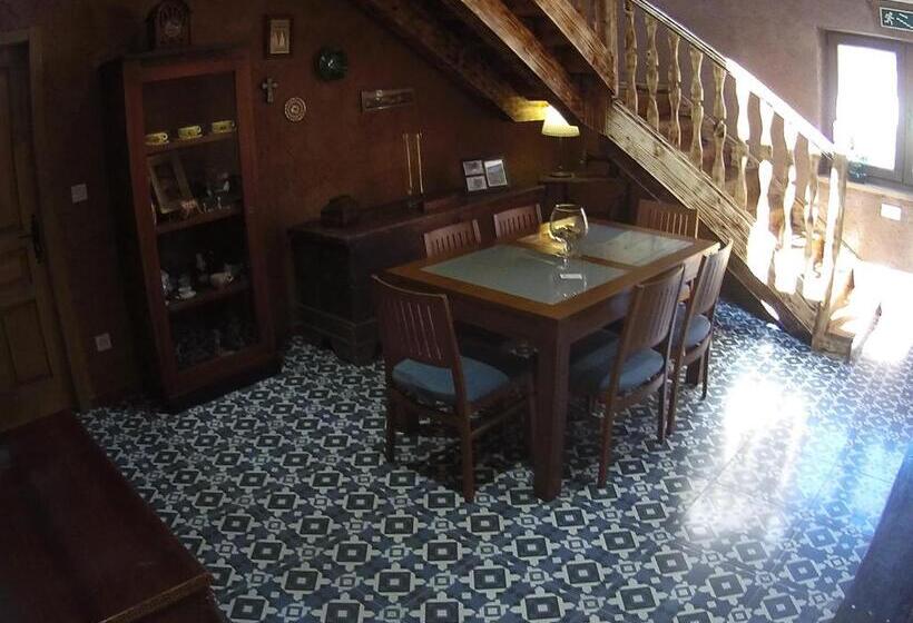 标准单人间, El Trasgu De Foncebadon