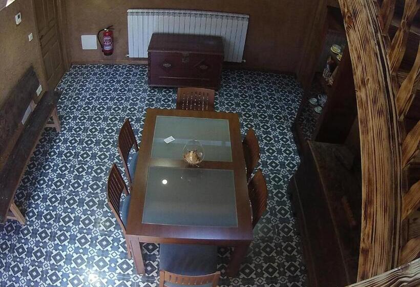 패밀리 룸, El Trasgu De Foncebadon