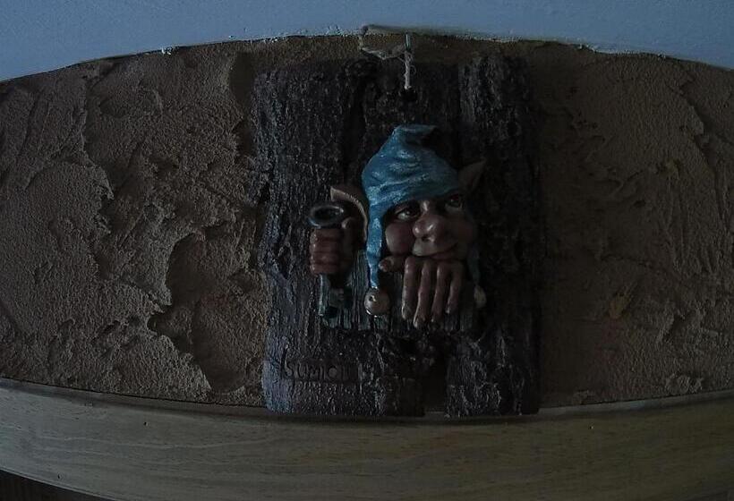 标准单人间, El Trasgu De Foncebadon