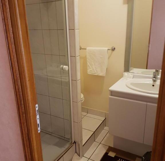 スタンダードルーム, Hôtel Le Petit Château Proche Parc Des Expositions Porte De Versailles