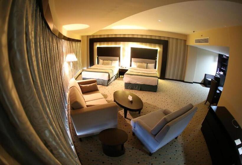 سوییت جونیور, Palestine Plaza