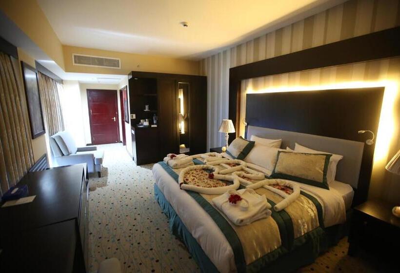 سوئیت پرزیدنت, Palestine Plaza