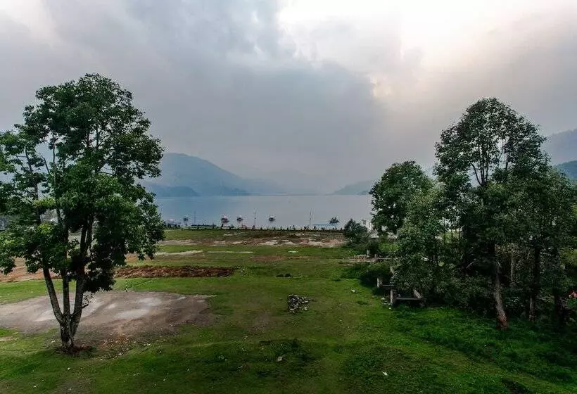 Superior room with lake view, Peace Plaza