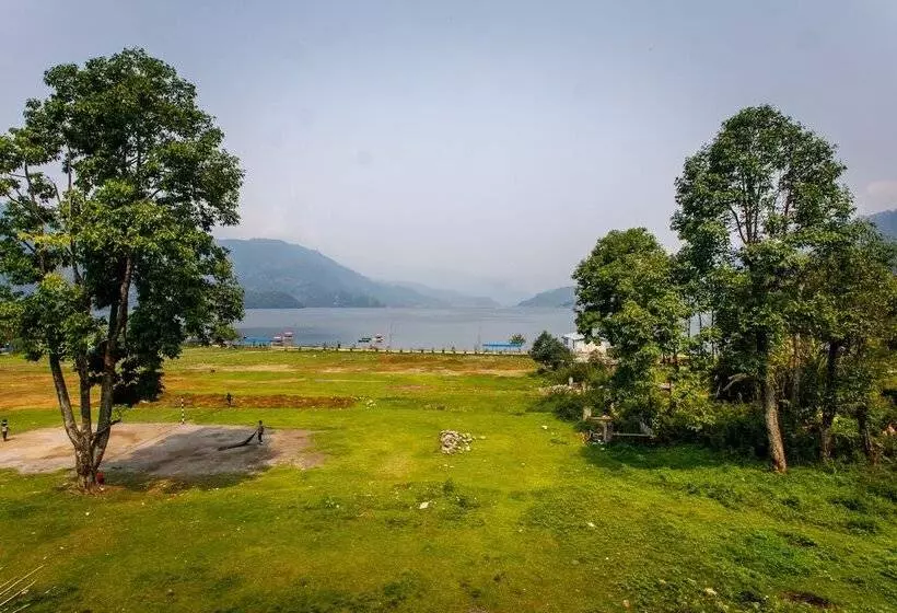 Superior room with lake view, Peace Plaza