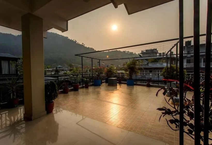 Superior room with lake view, Peace Plaza