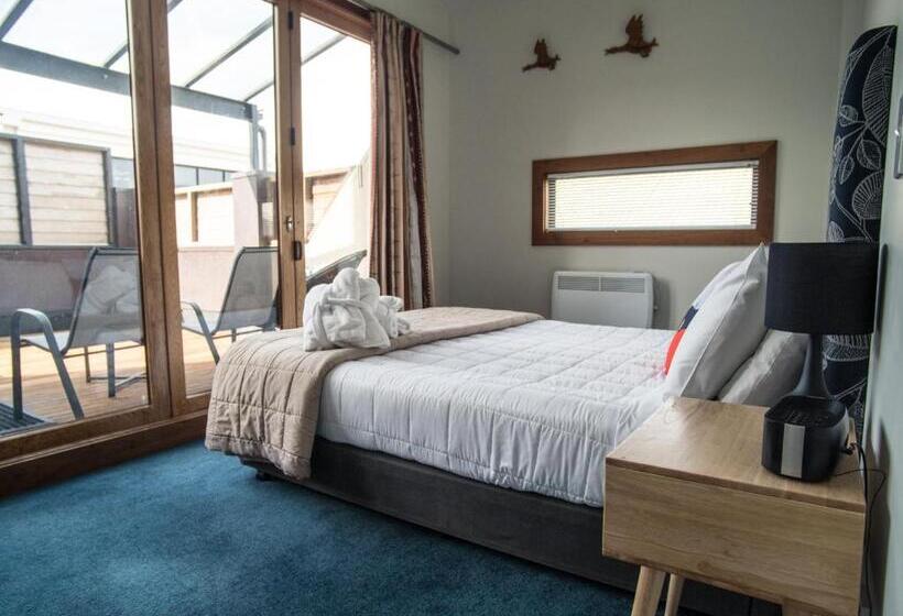 סטודיו סטנדרט, מיטה זוגית, U Boutique