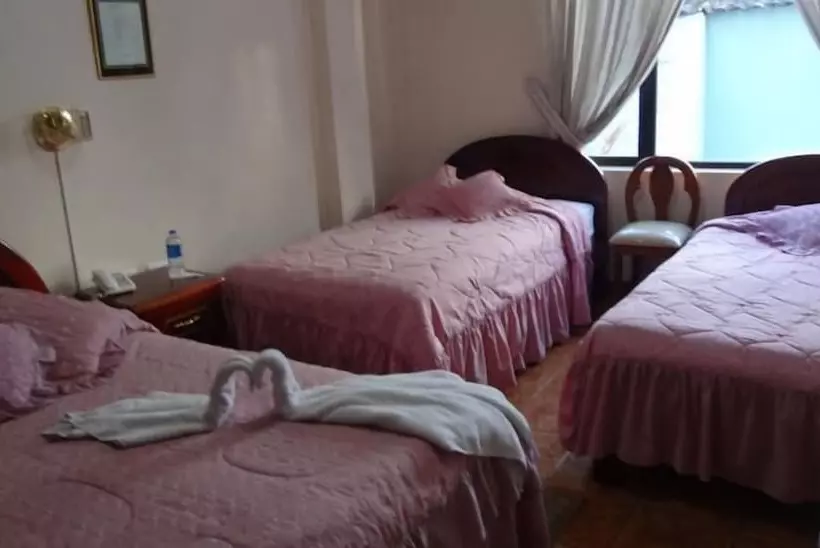 اتاق استاندارد سه نفره, Master's Suite