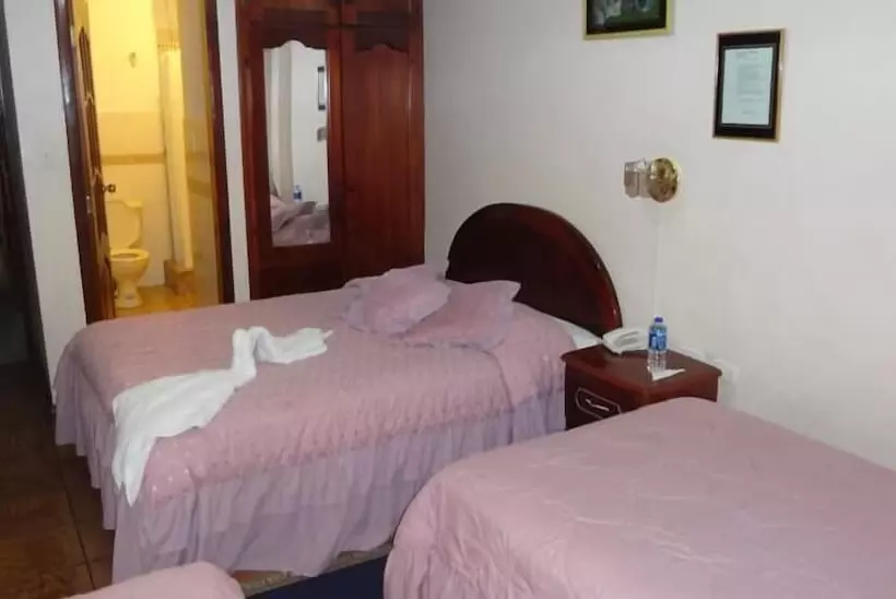 اتاق استاندارد سه نفره, Master's Suite