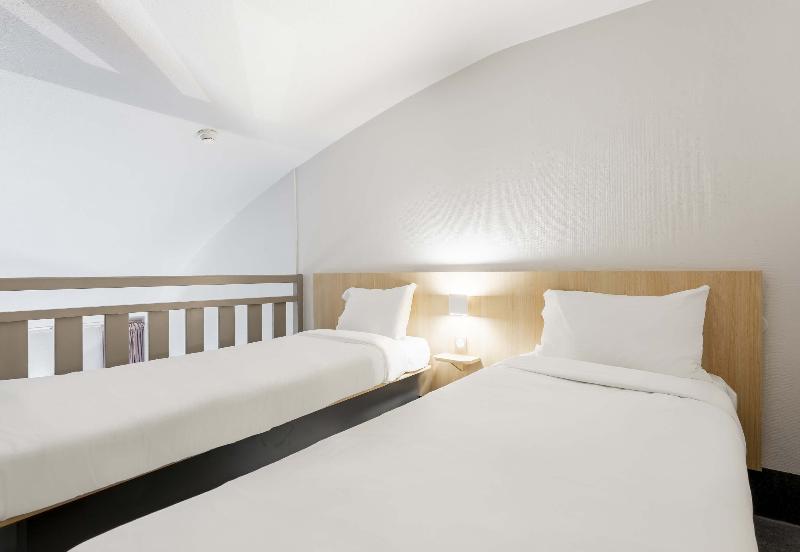 חדר סטנדרט לארבעה, B&b Hotel Douai Parc Des Expos Cuincy