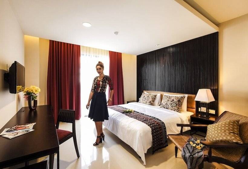 חדר דלוקס, Capa Maumere