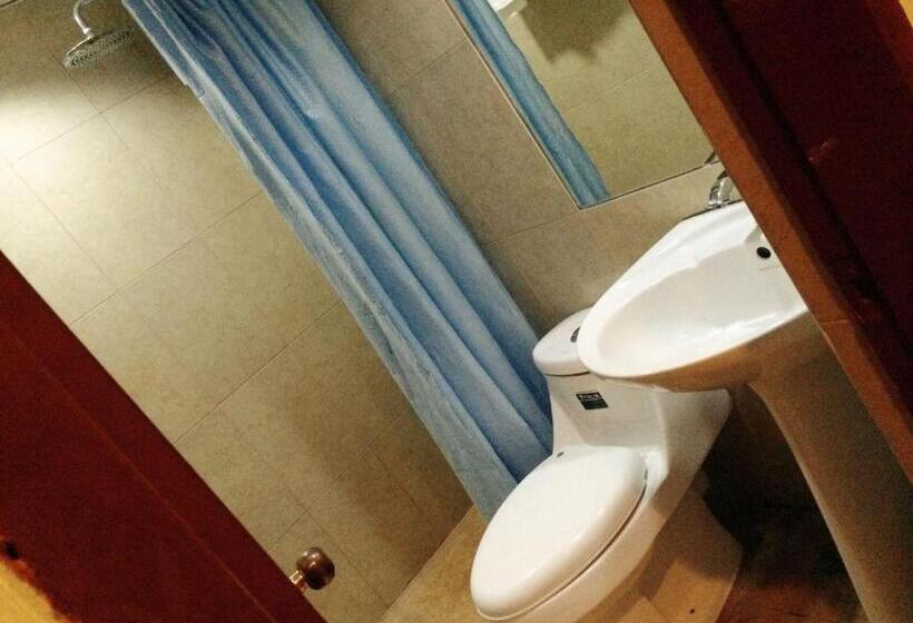 חדר סטנדרט לשלושה, Chinatown Lai Lai Hotel Inc