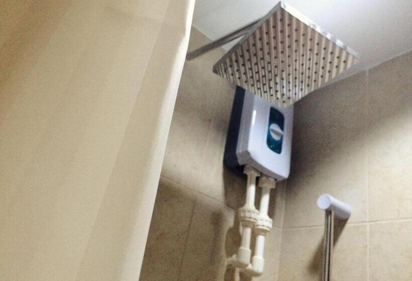 סוויטה, Chinatown Lai Lai Hotel Inc