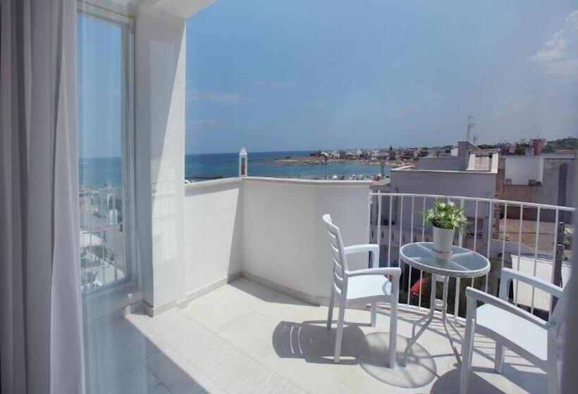 سوییت با چشمانداز دریا, Ci.co