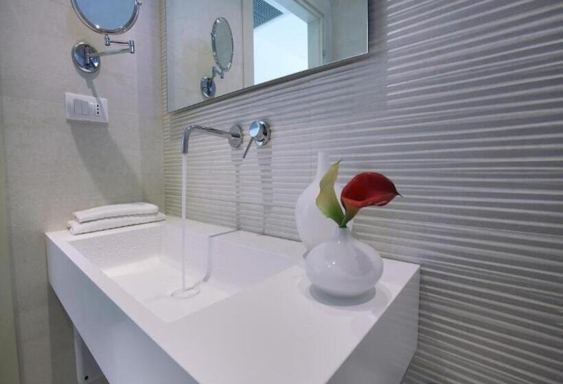 سوییت با چشمانداز دریا, Ci.co