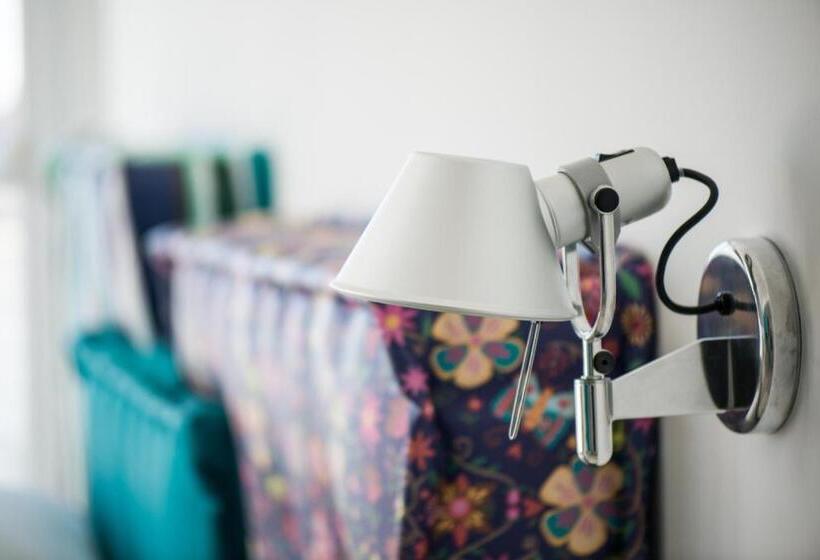 سوییت با چشمانداز دریا, Ci.co