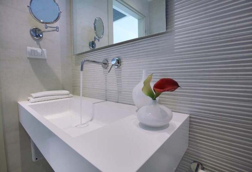 سوییت با چشمانداز دریا, Ci.co