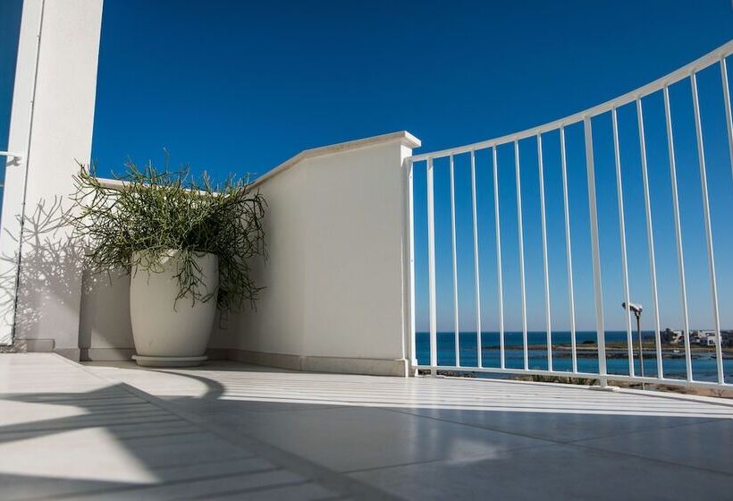 سوییت با چشمانداز دریا, Ci.co