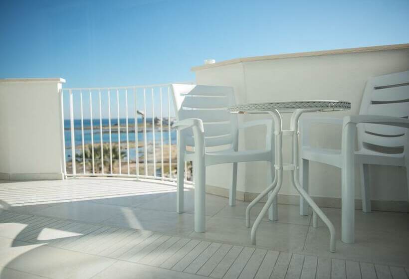 سوییت با چشمانداز دریا, Ci.co